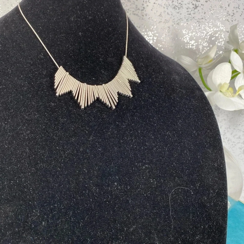 🆕 Metal Brand Silver Necklace with Rhinestones
